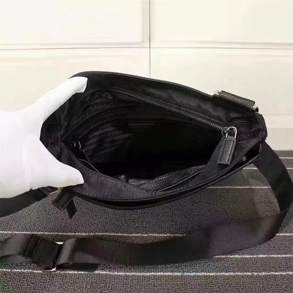プラダバッグ細部ディテール